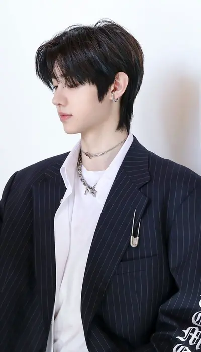 Sunghoon 