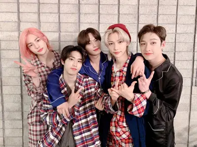 skz (bangchan, minho, han, felix e hyunjin