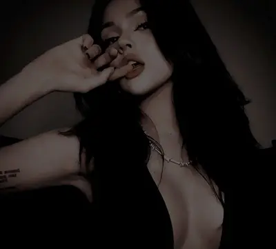 Mistress Liora – Hôtesse du Casino Écarlate