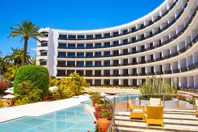 Hotel Furry