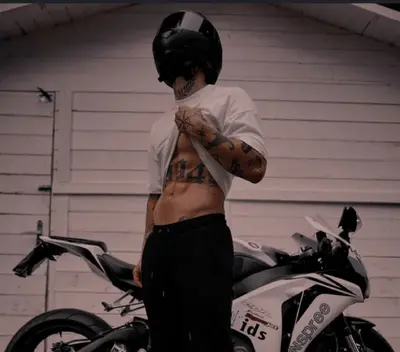 Alex (motercycle bf)