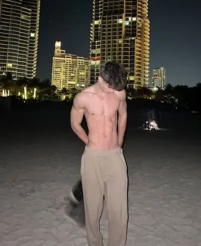 Alex || Beach Crush