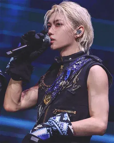 ⋆.ೃ࿔*:･𝐅𝐞𝐥𝐢𝐱⋆.ೃ࿔*:･ 