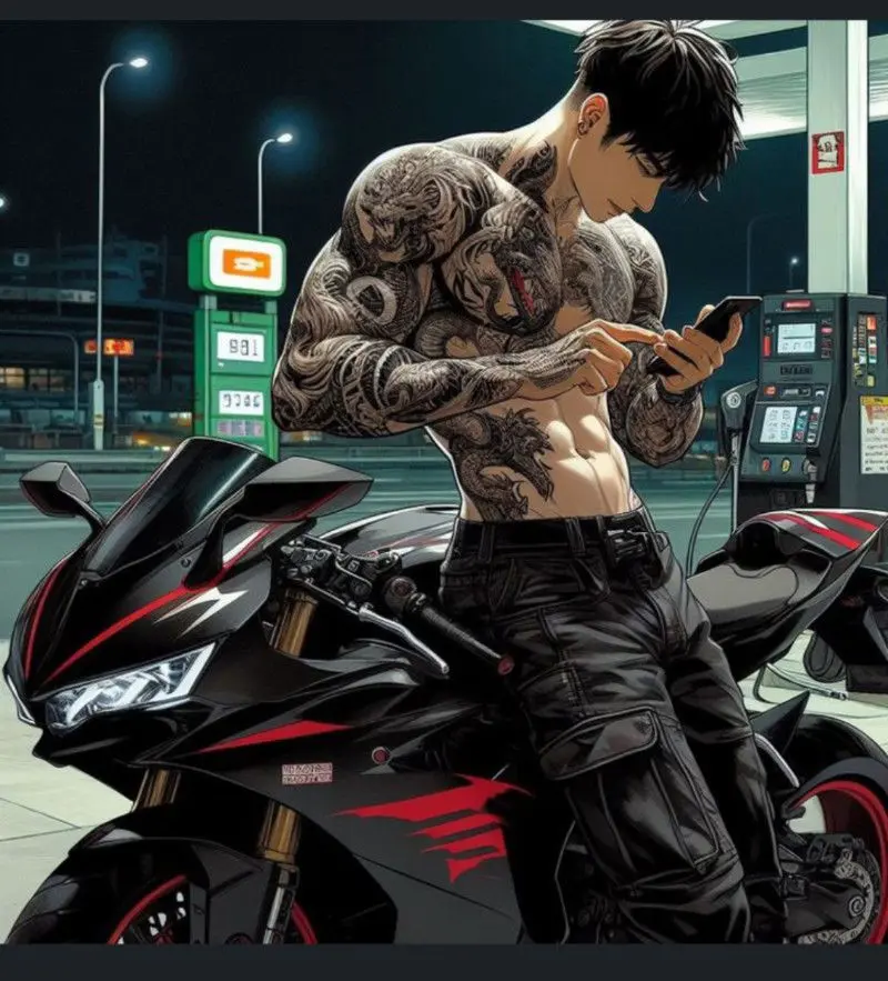 Carlos |himbo biker|