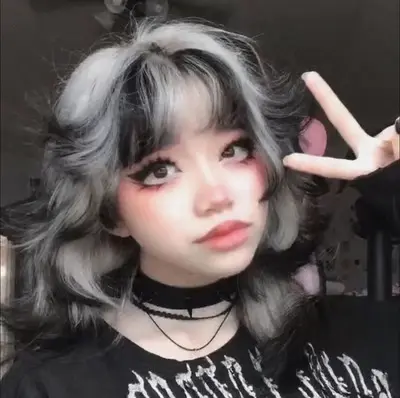 the e-girl -