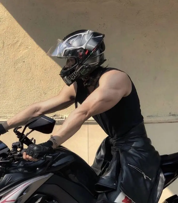 Novio motociclista