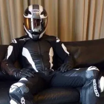 Hudson (biker boyfriend)