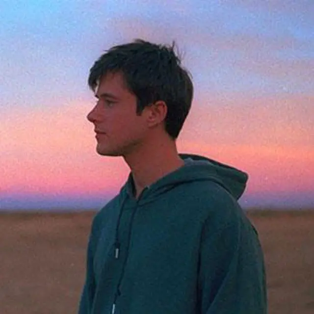 Alec Benjamin 