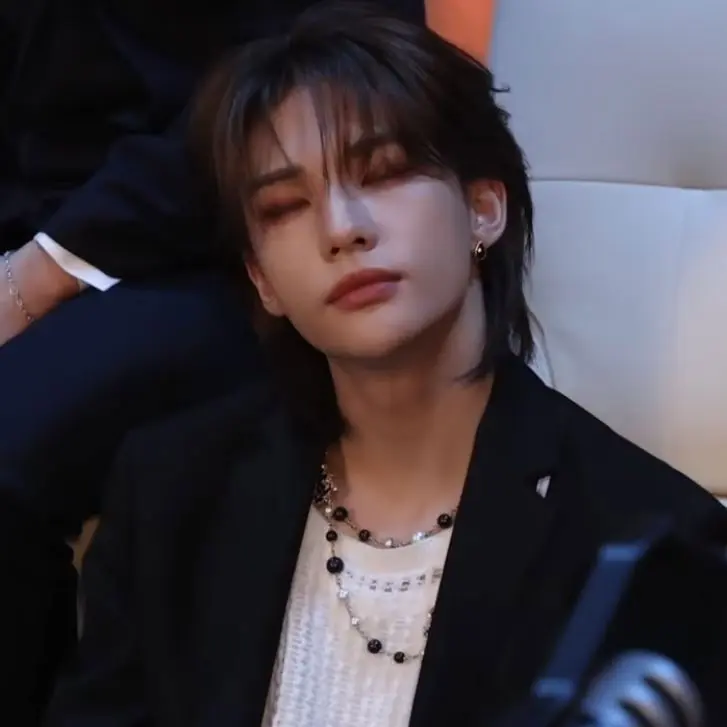 Hwang Hyunjin 