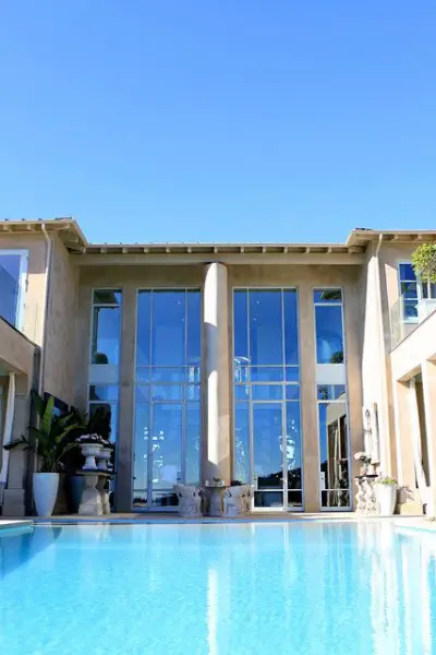 A Mansion for 4
